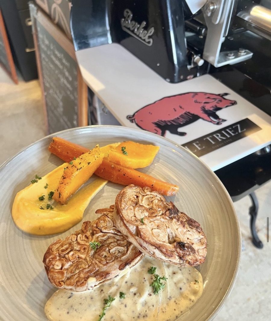 Andouillette de veau de Bobosse, sauce moutarde, carottes et purée de potiron