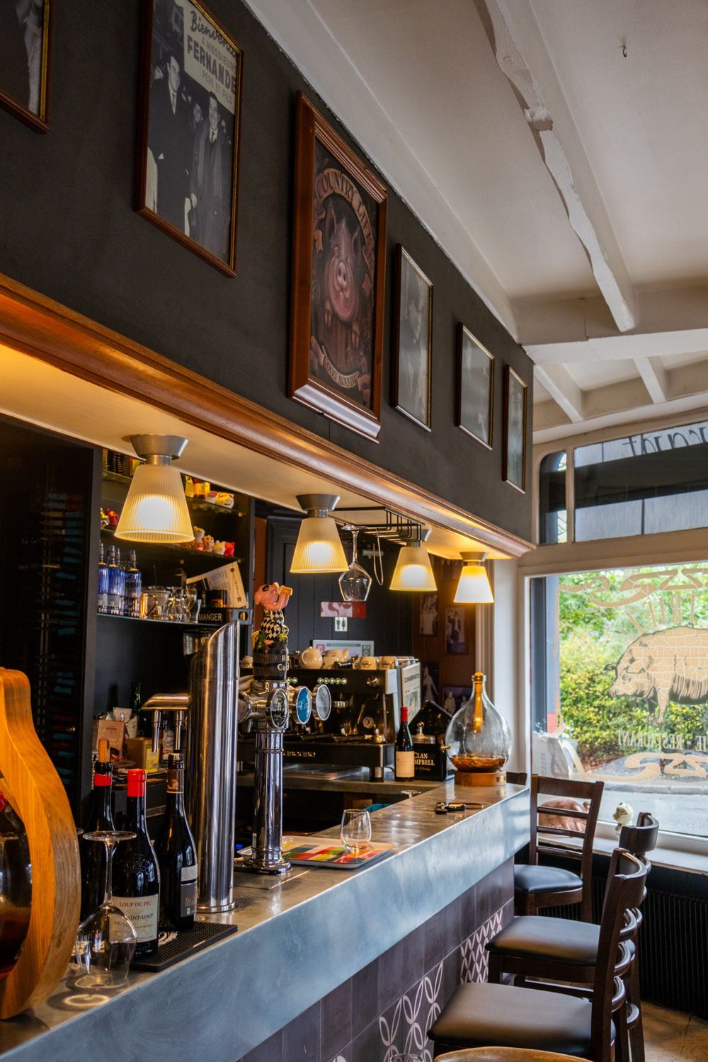 Le bar vu de côté